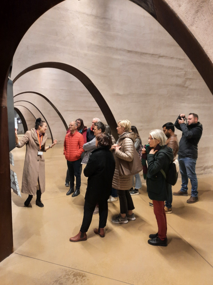 Voluntariat per les llengües - geführte Besichtigung des Siegesdenkmals - 20.03.2025